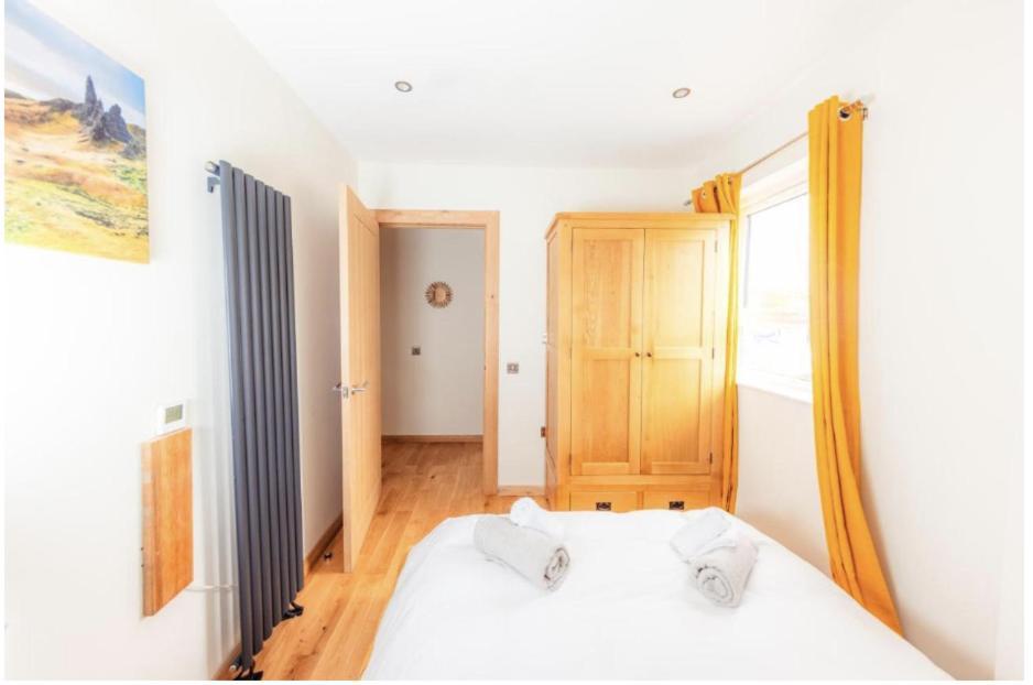 Luxury Cottage With Stunning Views Near Fairy Pools - School House 3 Carbost  Exterior photo