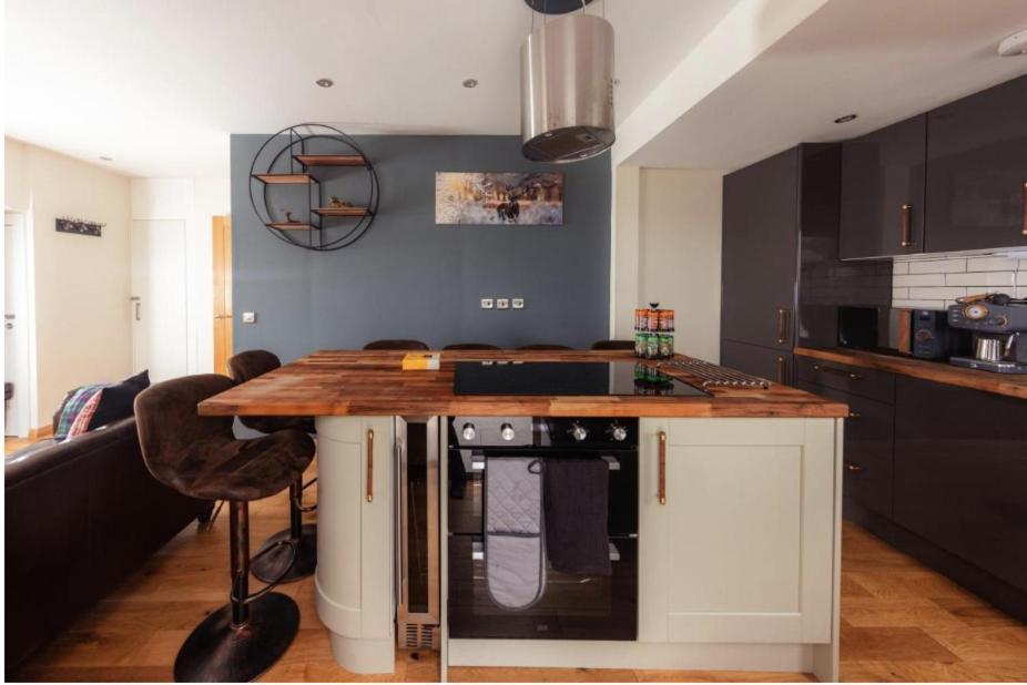Luxury Cottage With Stunning Views Near Fairy Pools - School House 3 Carbost  Exterior photo