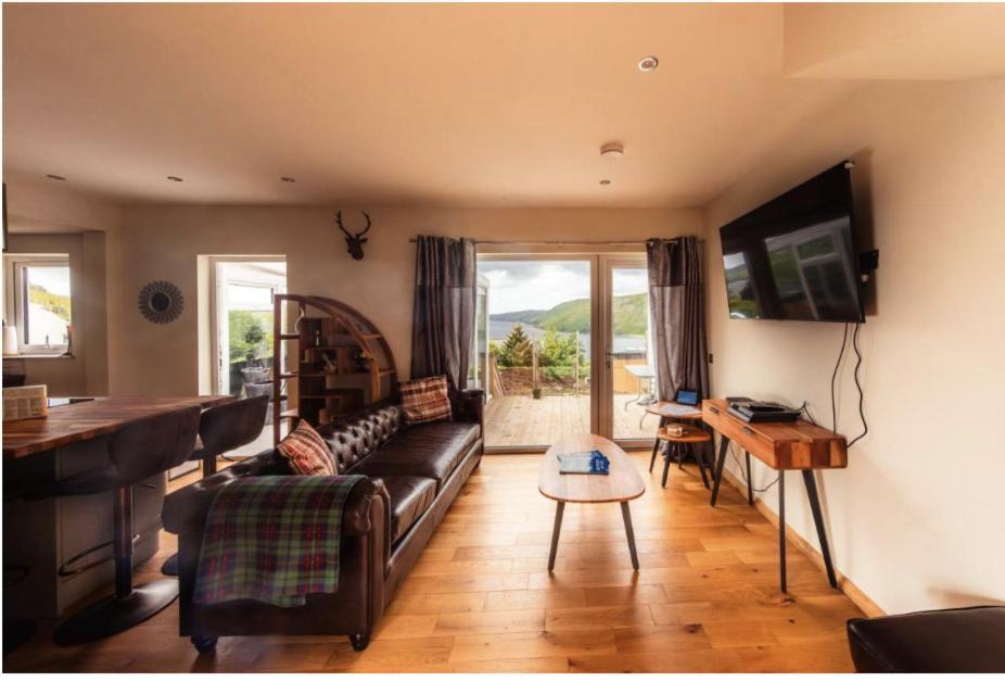 Luxury Cottage With Stunning Views Near Fairy Pools - School House 3 Carbost  Exterior photo